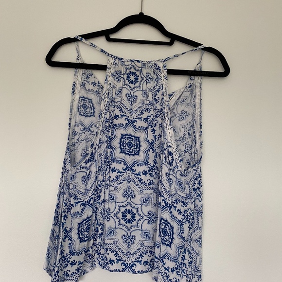 Cute blue and white tank top - Picture 2 of 3